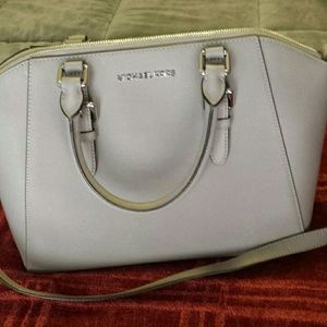 Beautiful Michael Kors handbag/ shoulder